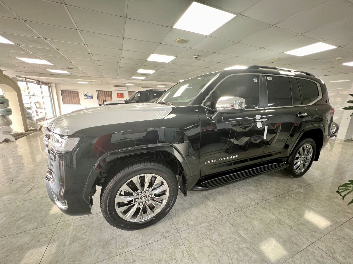 Toyota Land Cruiser 300 VX