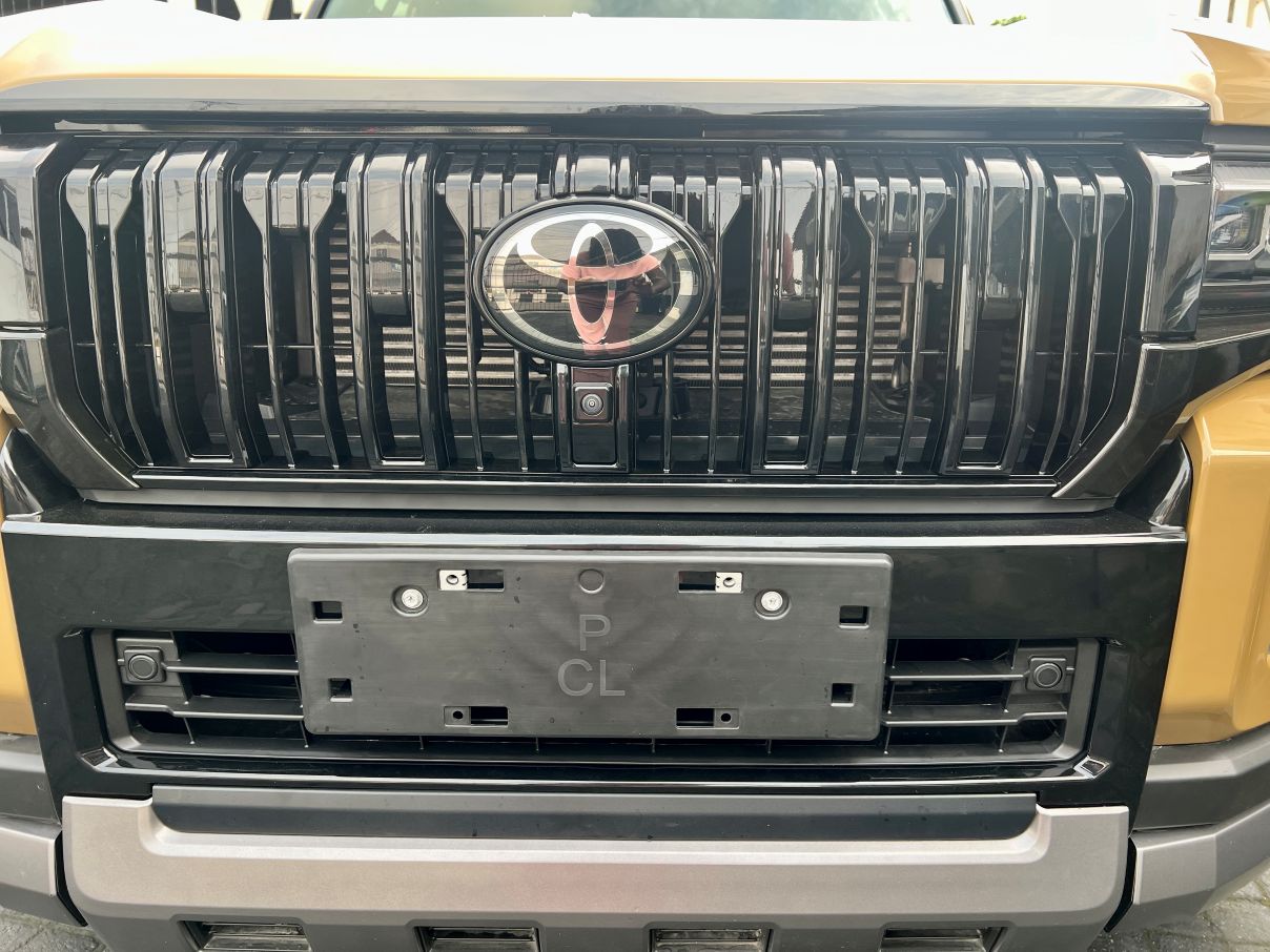 Toyota Land Cruiser Prado Adventure