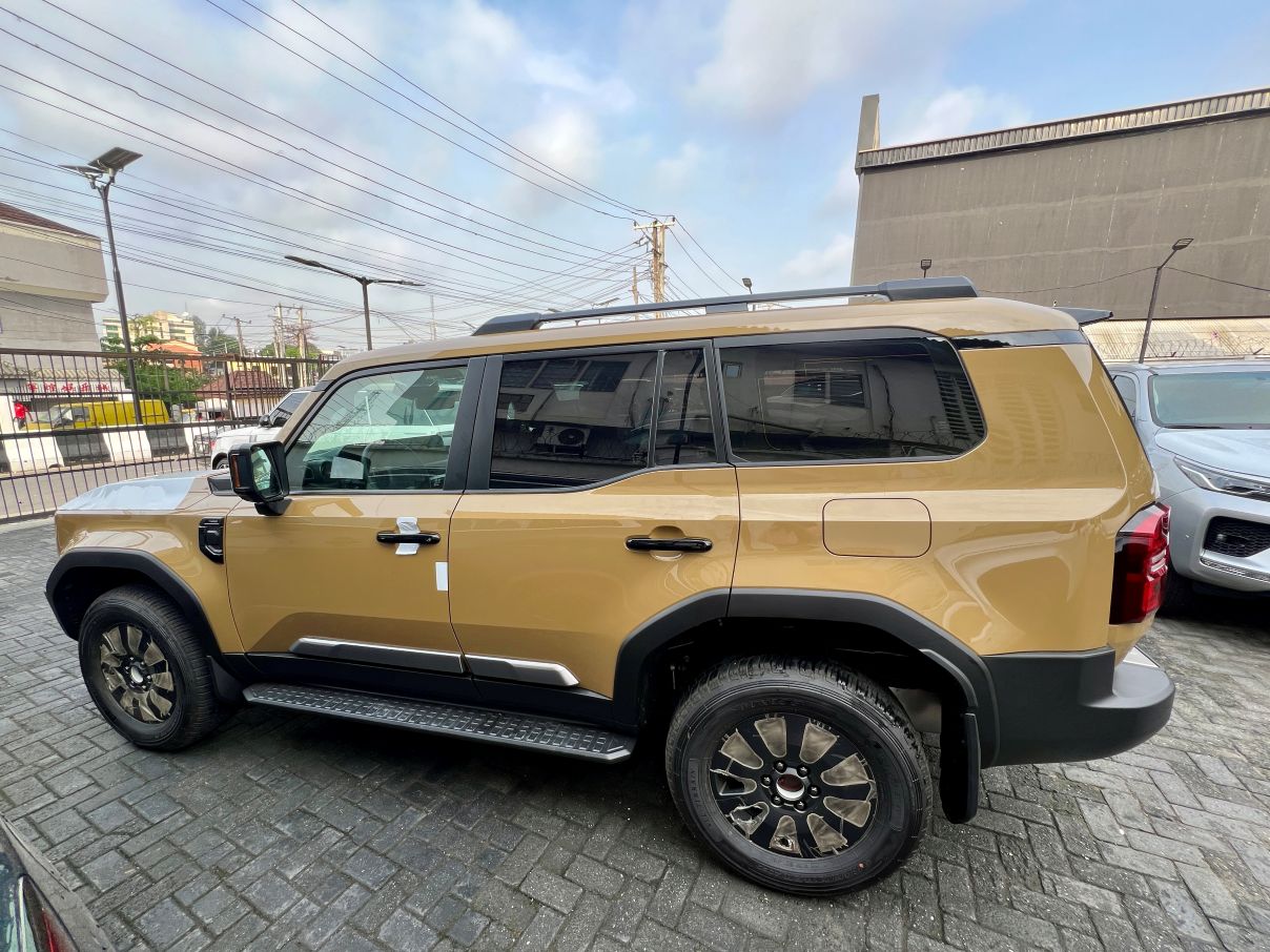 Toyota Land Cruiser Prado Adventure