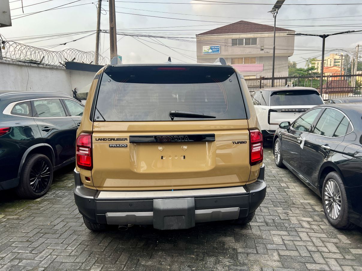 Toyota Land Cruiser Prado Adventure