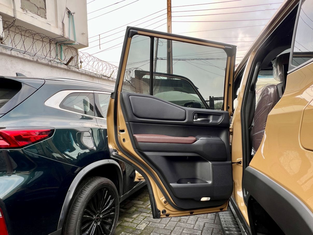 Toyota Land Cruiser Prado Adventure