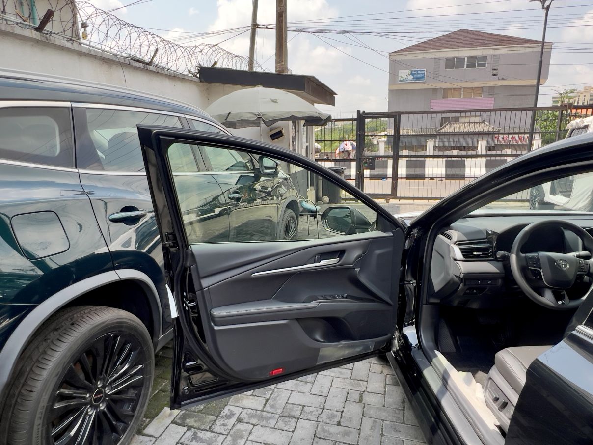 Toyota Camry Hybrid 2.5L