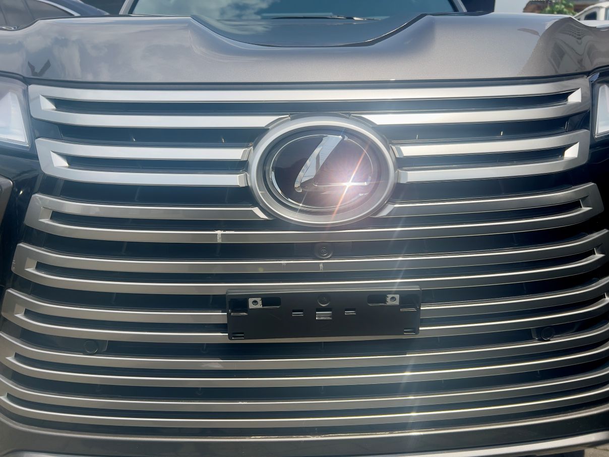 Lexus LX600 Signature SUV