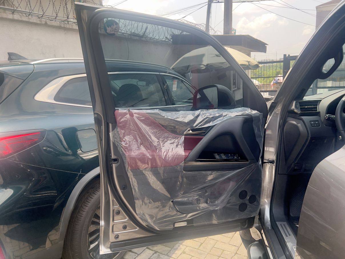 Lexus LX600 Signature SUV