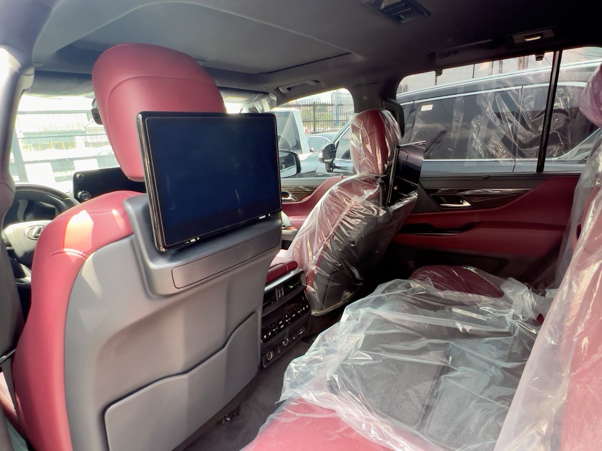 Lexus LX600 Signature SUV