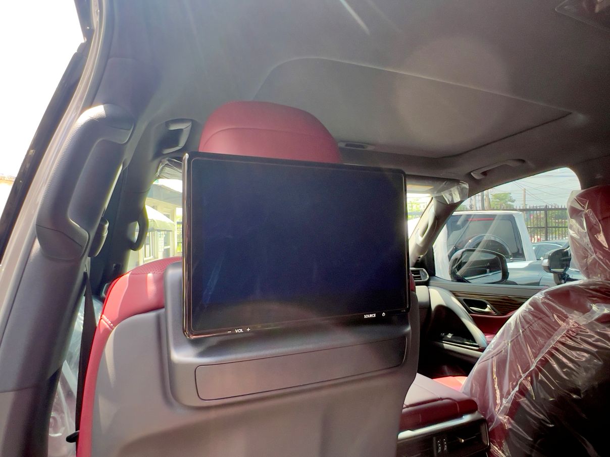 Lexus LX600 Signature SUV