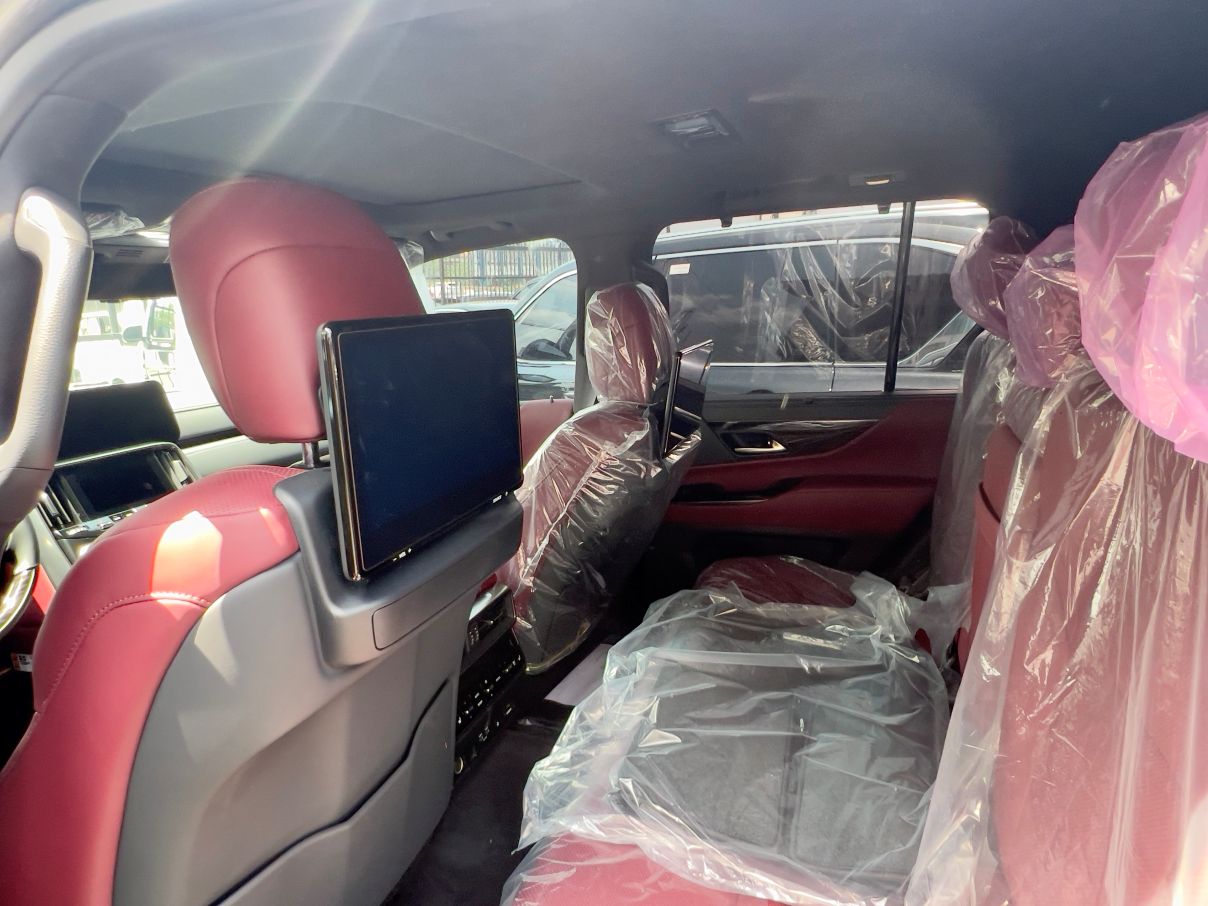 Lexus LX600 Signature SUV