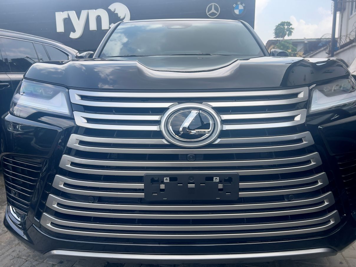 Lexus LX 700 Luxury Hybrid SUV