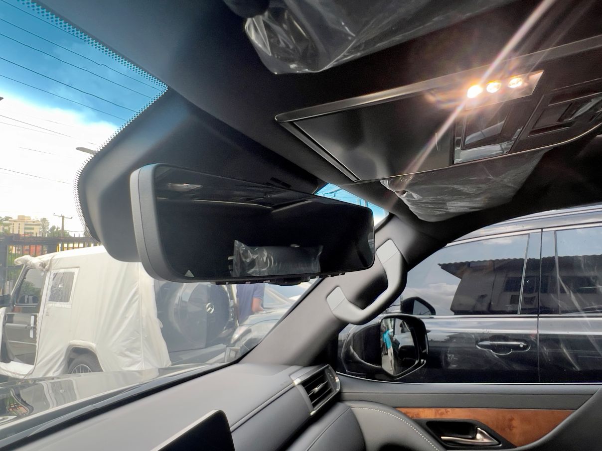 Lexus LX 700 Luxury Hybrid SUV