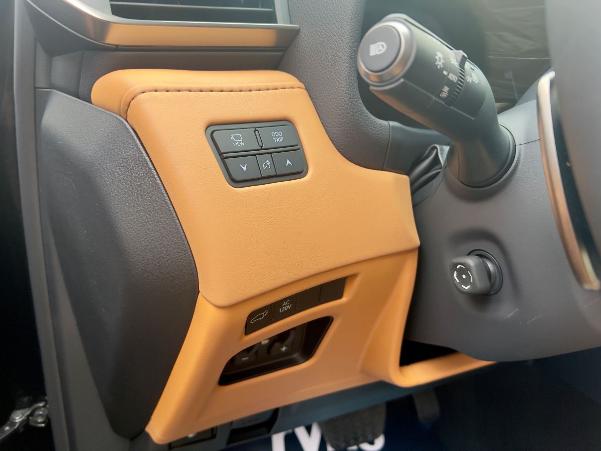 Lexus LX 700 Luxury Hybrid SUV