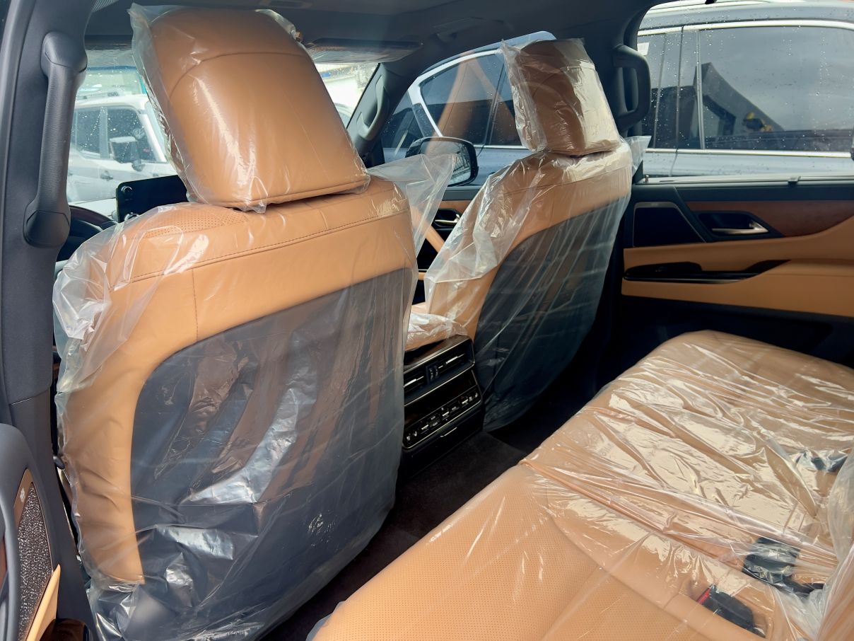 Lexus LX 700 Luxury Hybrid SUV