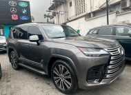 Lexus LX600 Signature SUV