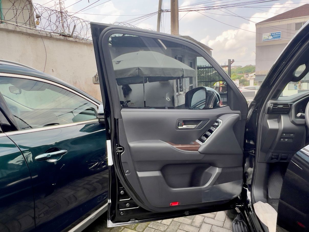 Toyota Land Cruiser GXR