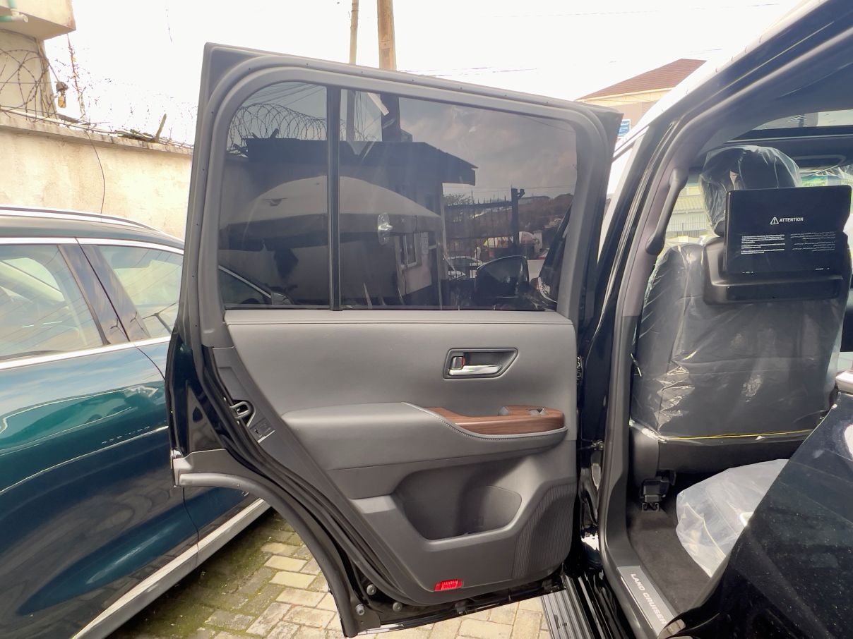 Toyota Land Cruiser GXR