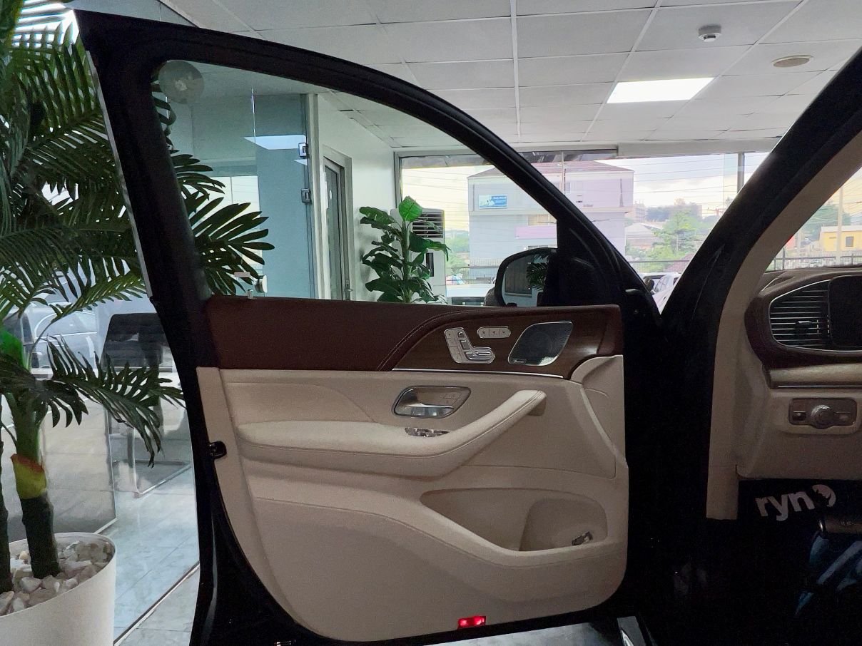 Mercedes Benz GLS600 Maybach