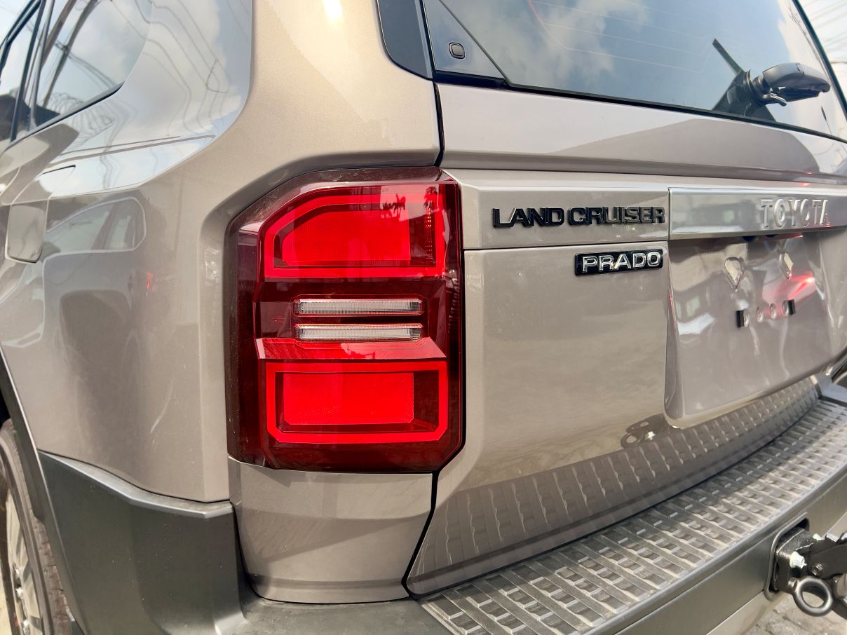 Toyota Landcruiser Prado Limited 2.7L