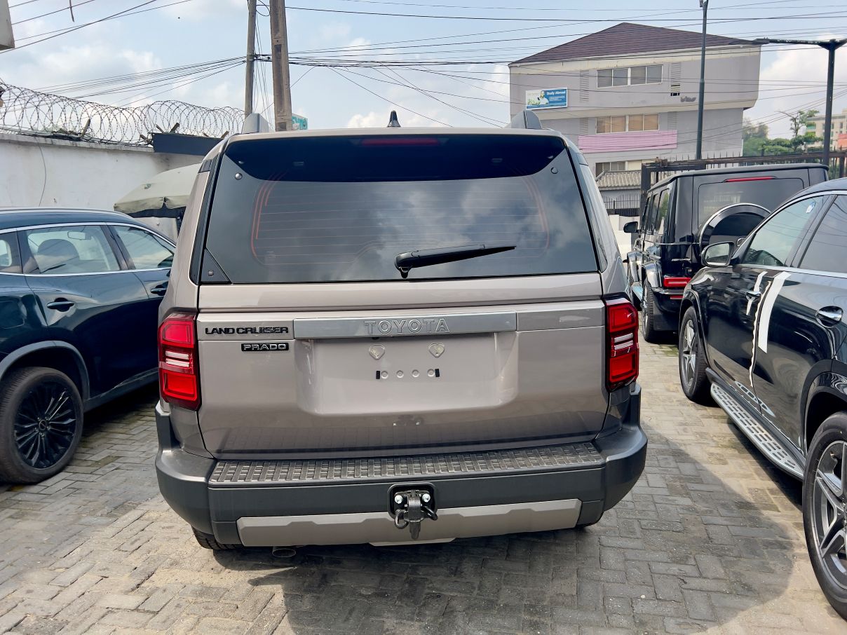 Toyota Landcruiser Prado Limited 2.7L