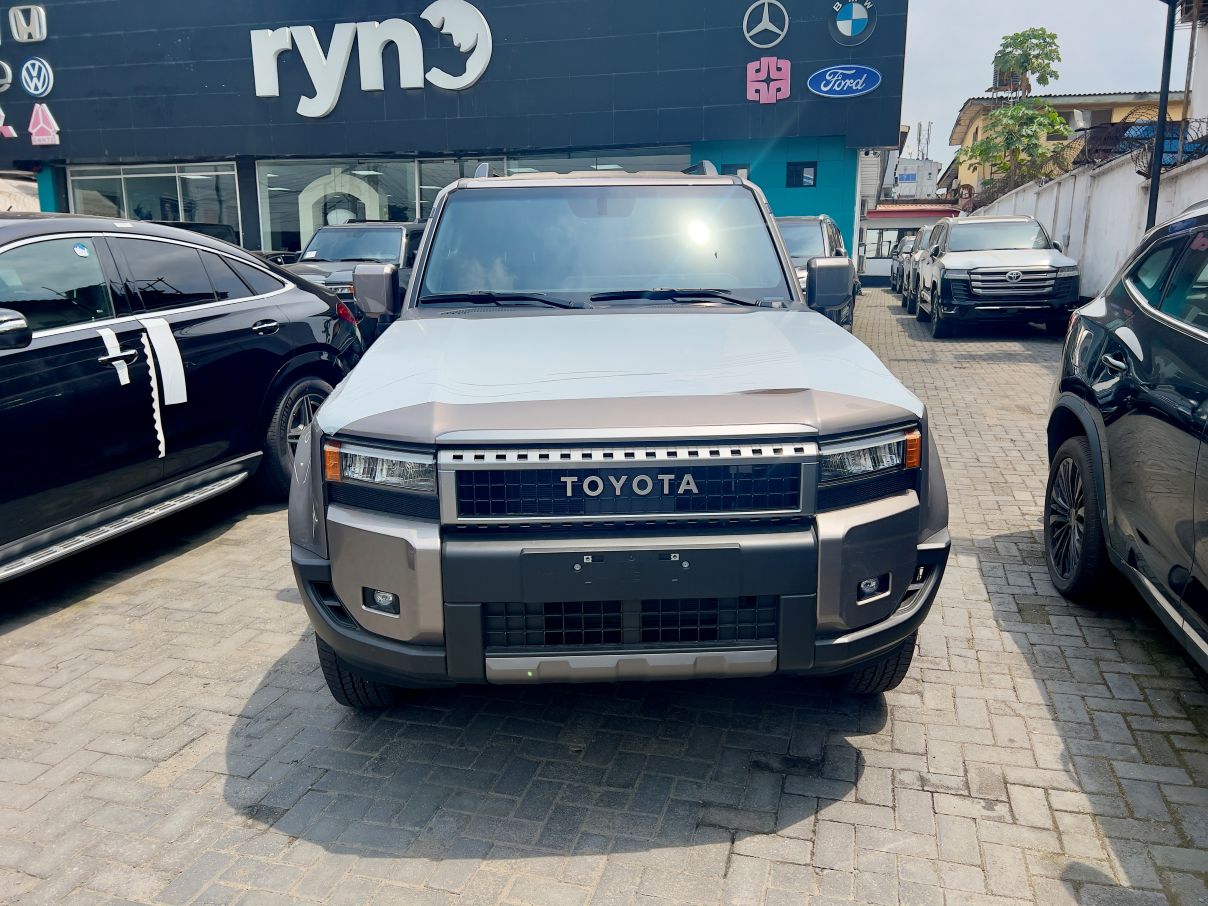 Toyota Landcruiser Prado Limited 2.7L