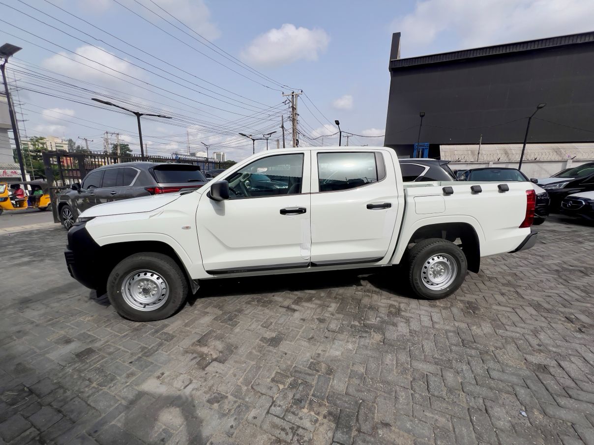Mitsubishi L200 2.4L