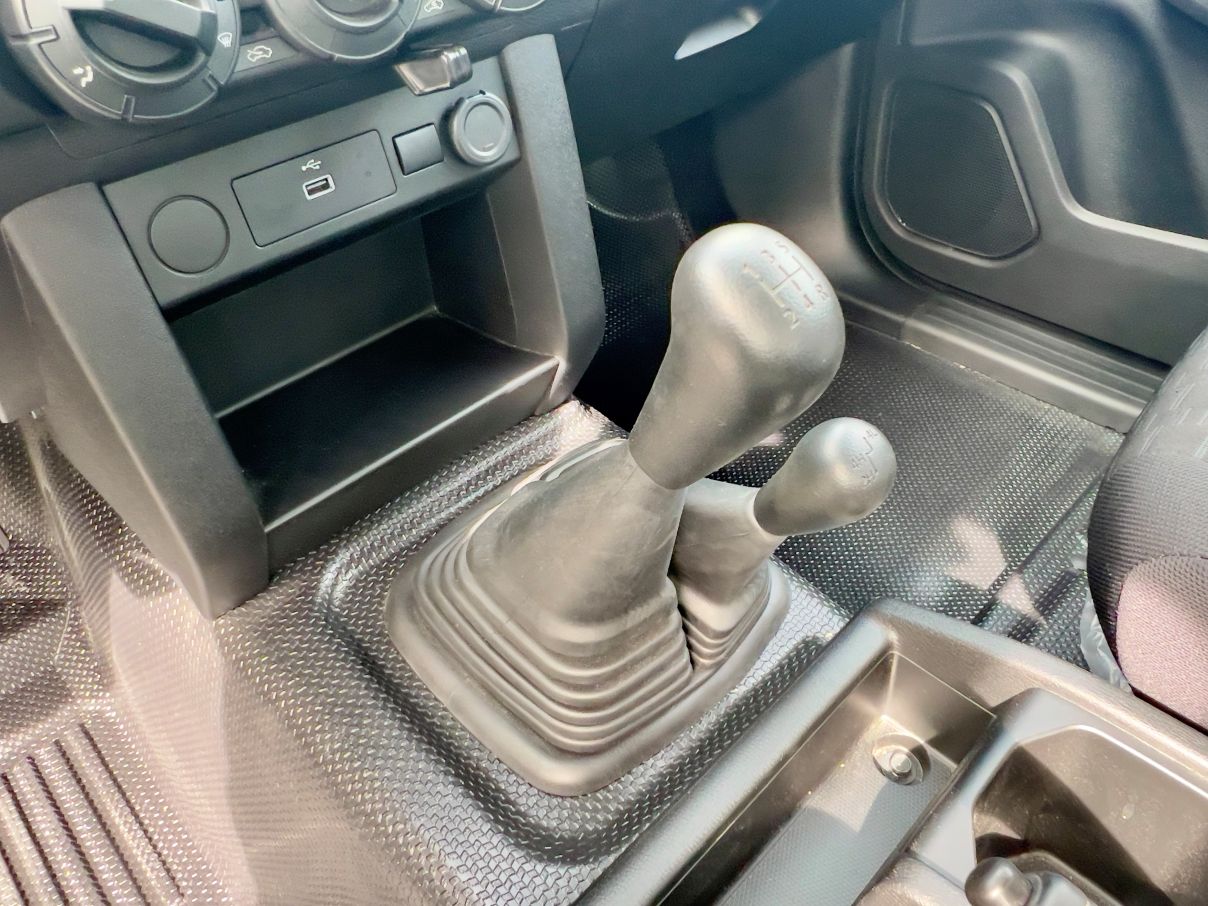 Mitsubishi L200 2.4L