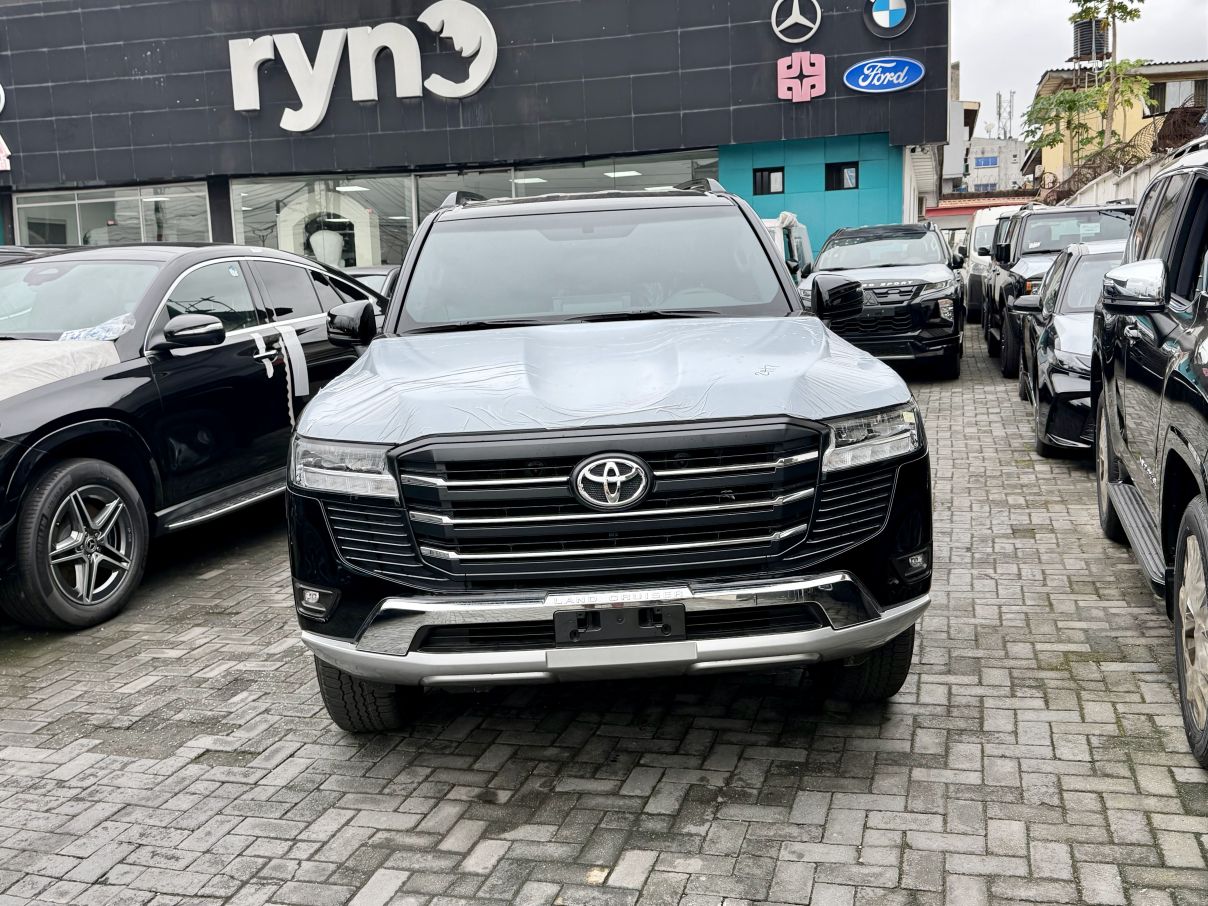 Toyota Land Cruiser 300 GXR