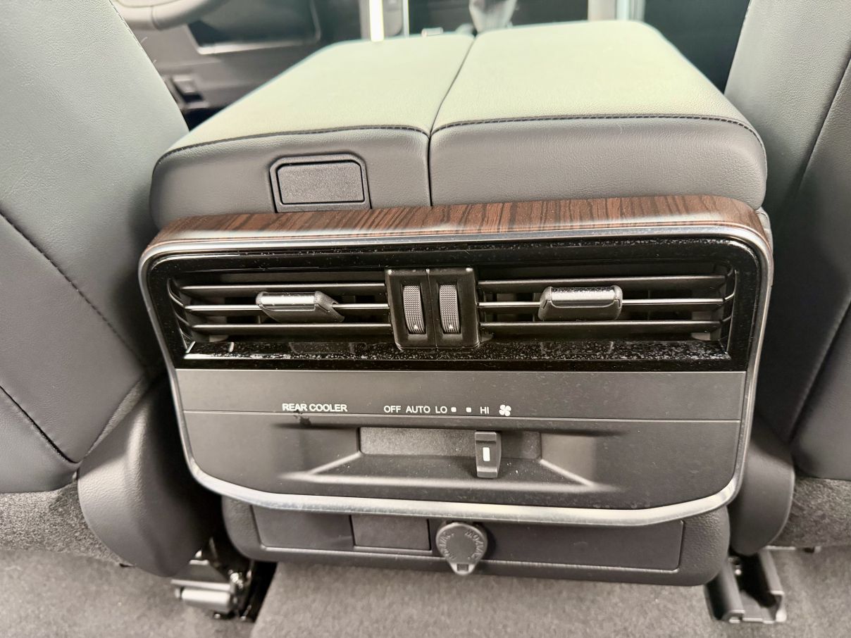 Toyota Land Cruiser 300 GXR