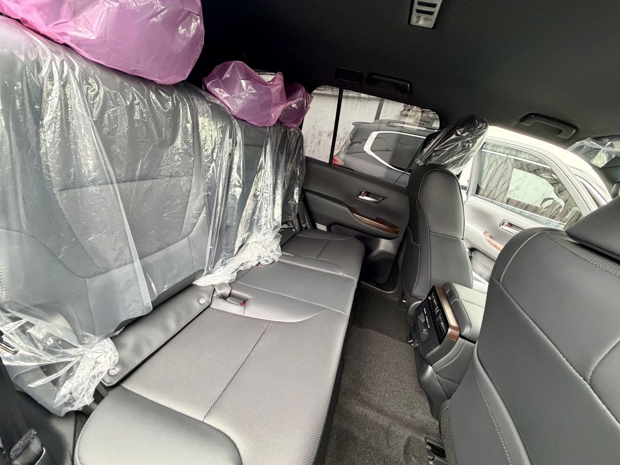 Toyota Land Cruiser 300 GXR