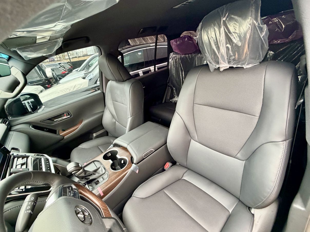 Toyota Land Cruiser 300 GXR