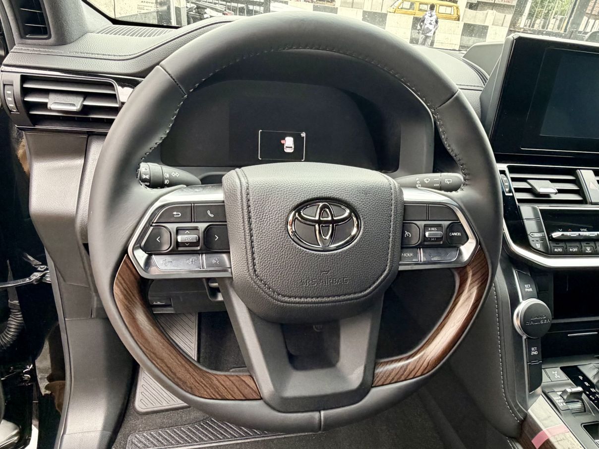 Toyota Land Cruiser 300 GXR