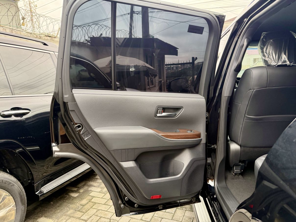 Toyota Land Cruiser 300 GXR