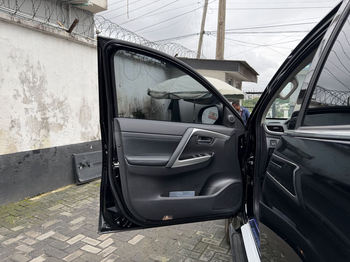 Mitsubishi Montero Sport