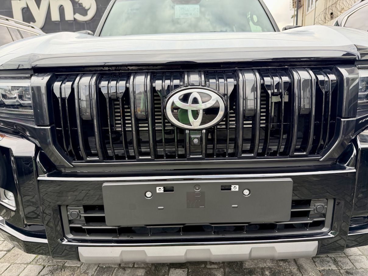 Toyota Land Cruiser Prado Adventure (Luxury)