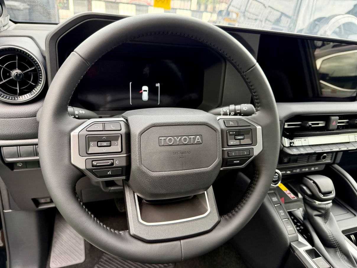 Toyota Land Cruiser Prado Adventure (Luxury)