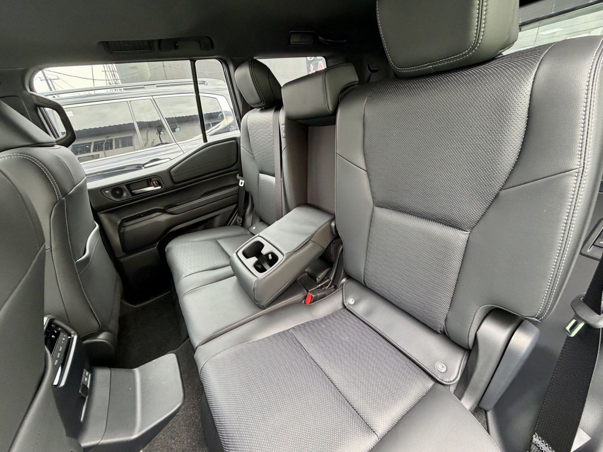 Toyota Land Cruiser Prado Adventure (Luxury)