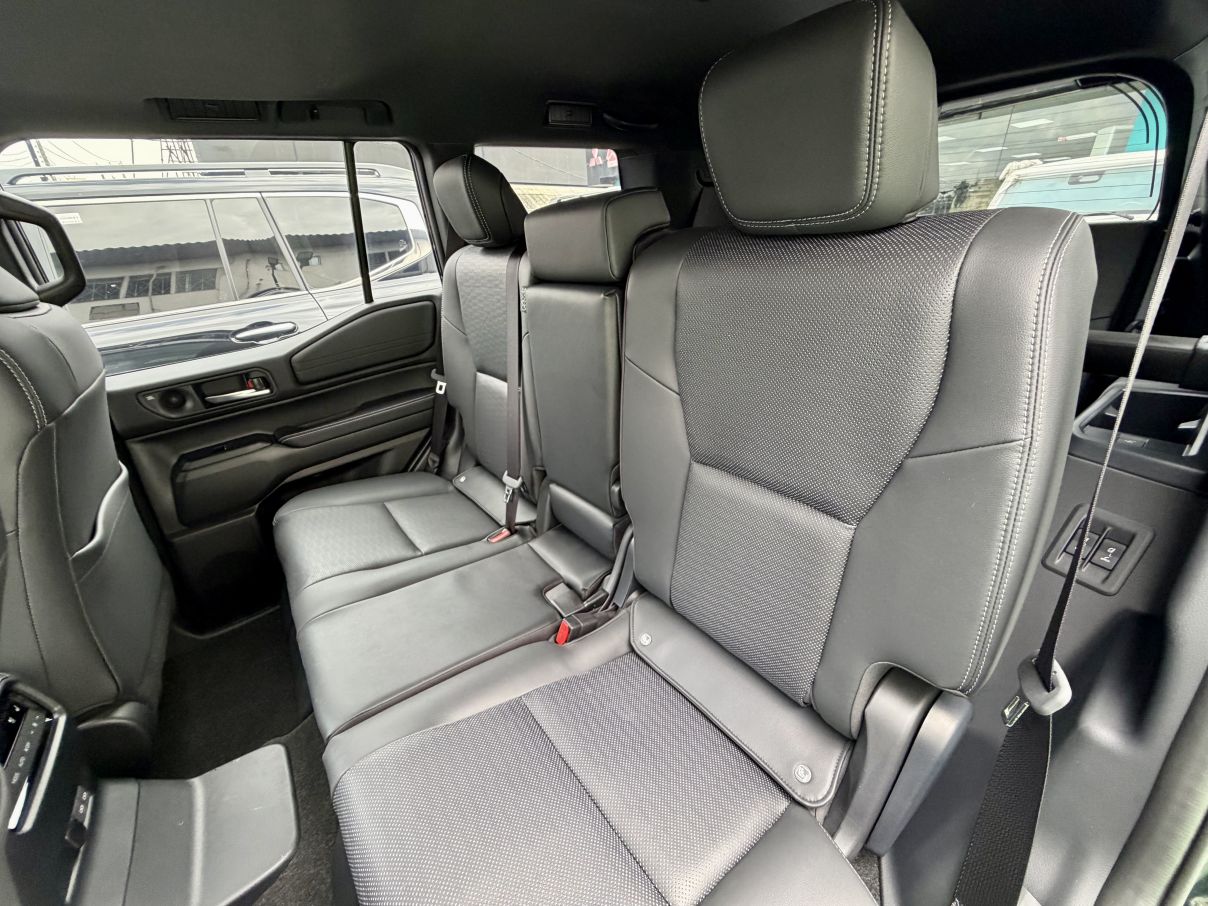 Toyota Land Cruiser Prado Adventure (Luxury)