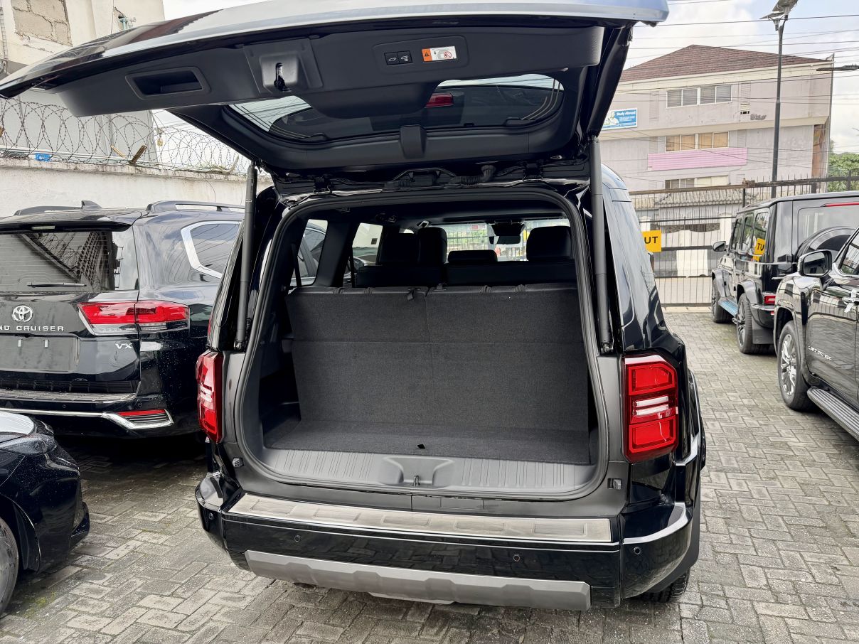 Toyota Land Cruiser Prado Adventure (Luxury)