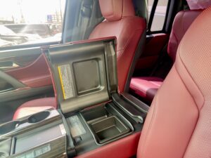 Lexus LX600 Signature