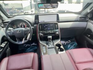 Lexus LX600 Signature