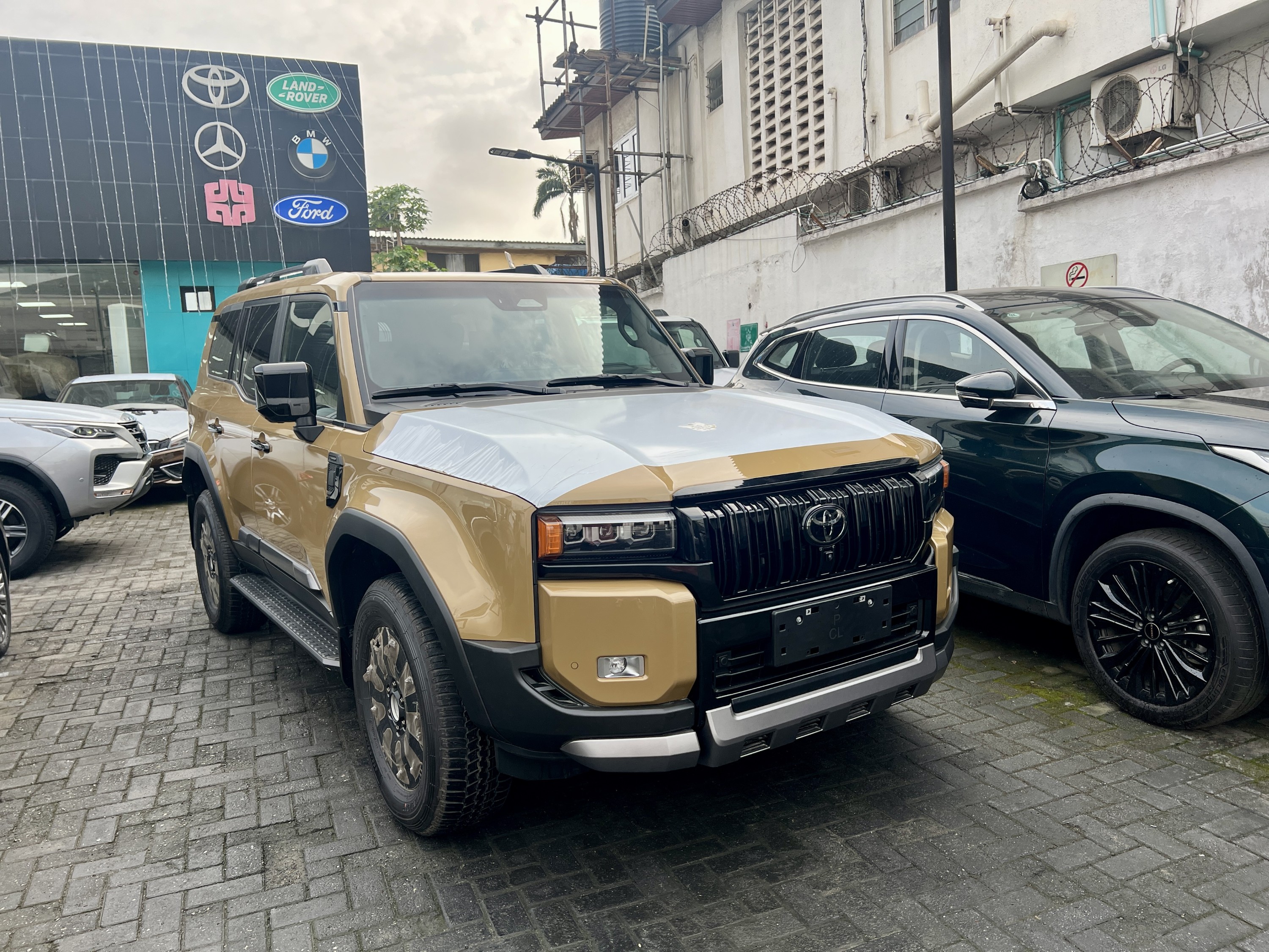 Toyota LandCruiser Prado (Luxury)