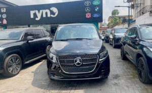 Mercedes Benz V300