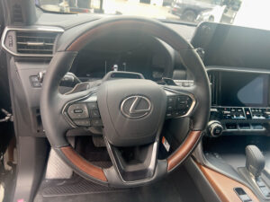 Lexus LX 700H Signature