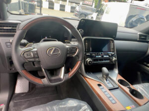 Lexus LX 700H Signature