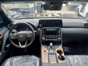 Lexus LX 700H Signature
