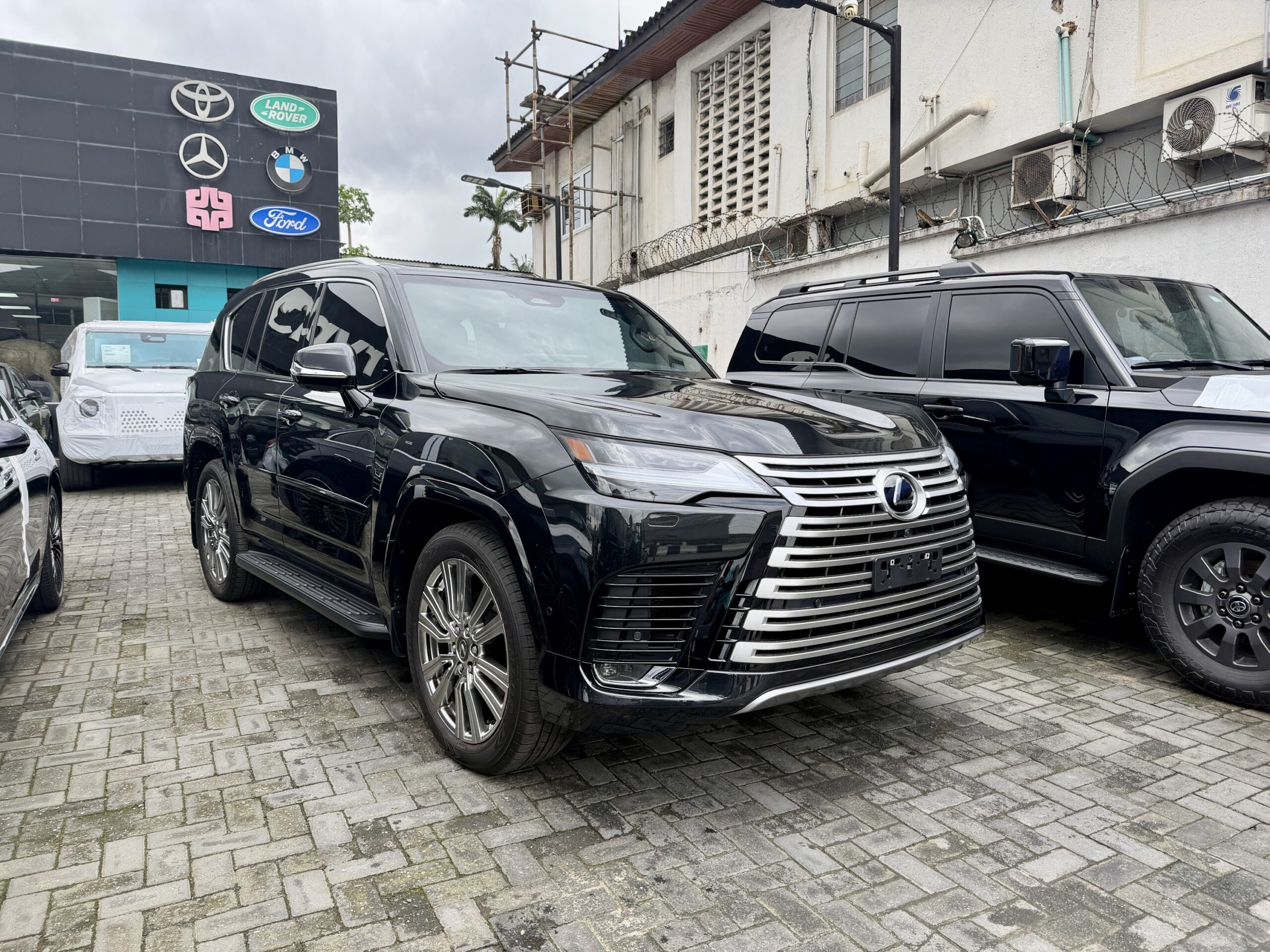 Lexus LX 700H VIP