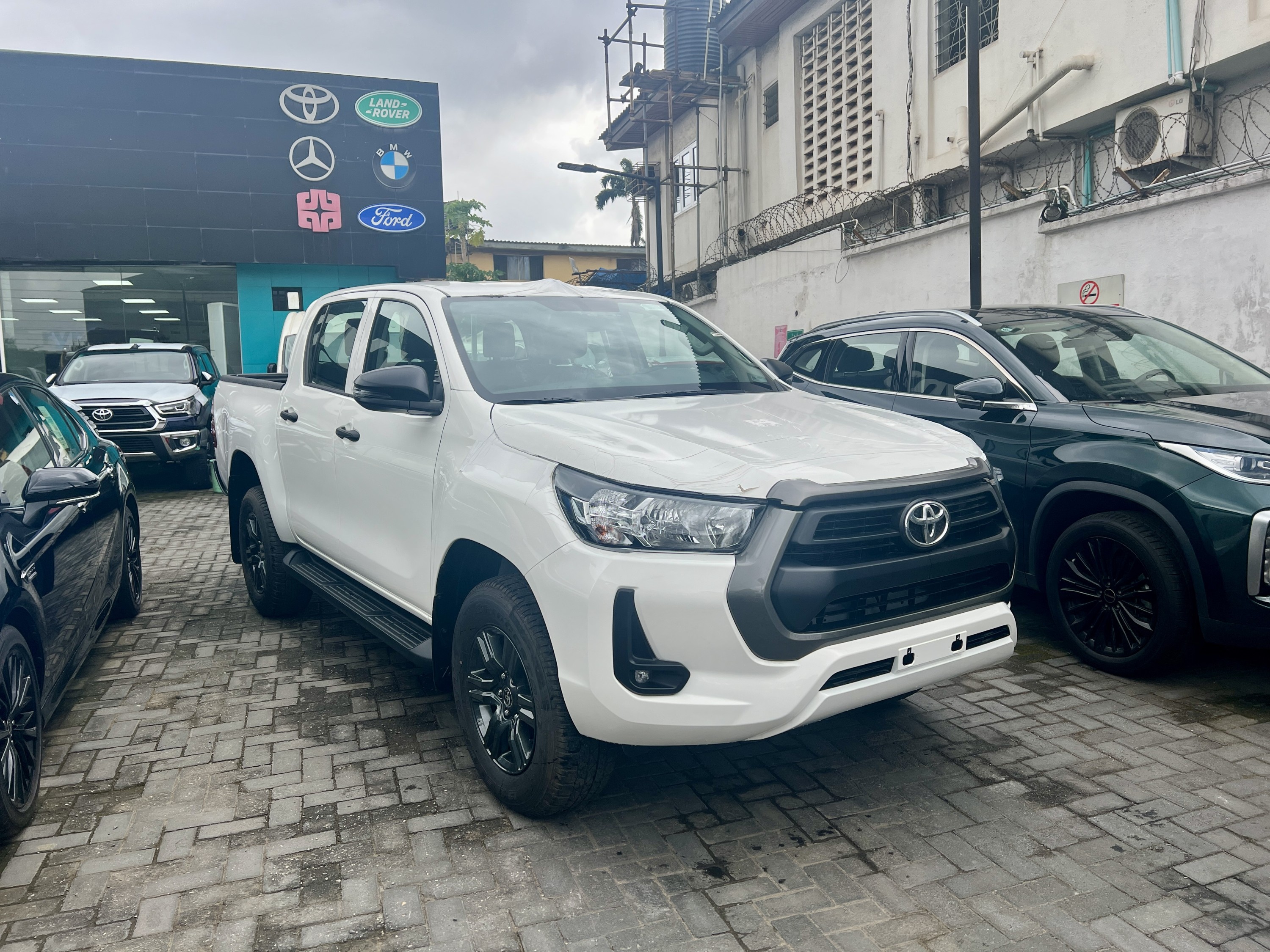 Toyota Hilux 2.7L