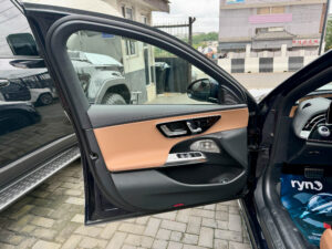 Mercedes Benz E300 Blue