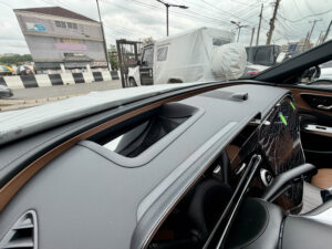 Mercedes Benz E300 Blue