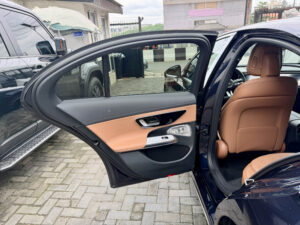 Mercedes Benz E300 Blue