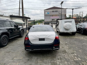 Mercedes Benz E300 Blue