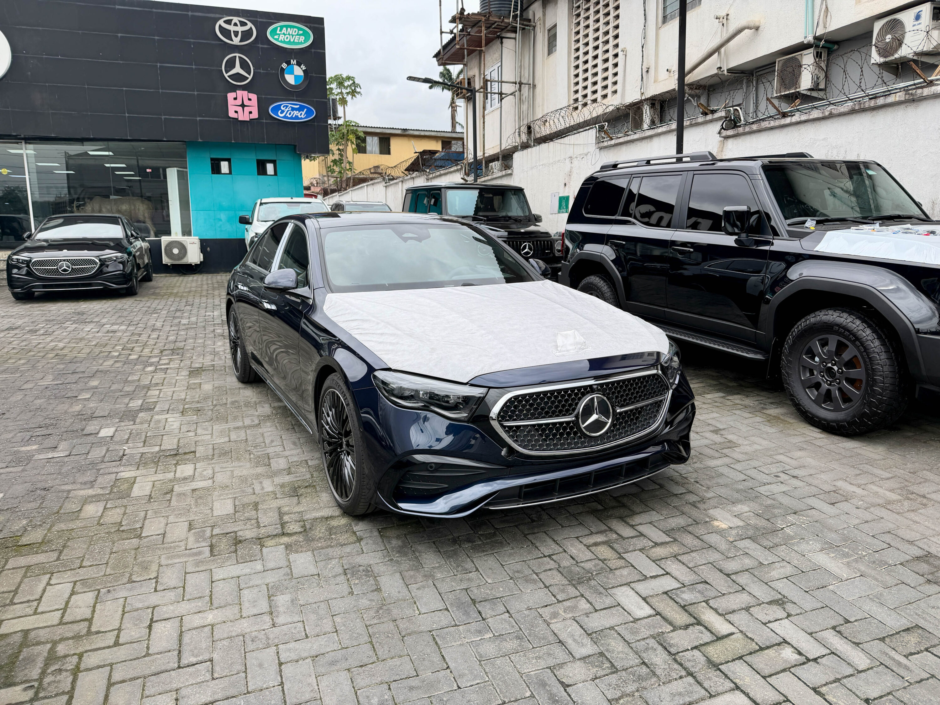 Mercedes Benz E300 Blue